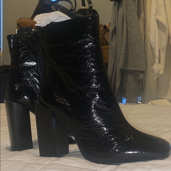 L’intervalle square toed booties! - Picture 9 of 13